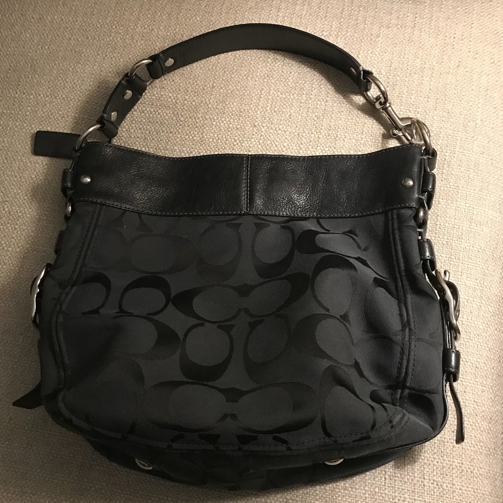Authentic Coach hobo shoulder bag!!! Gorgeous!!!